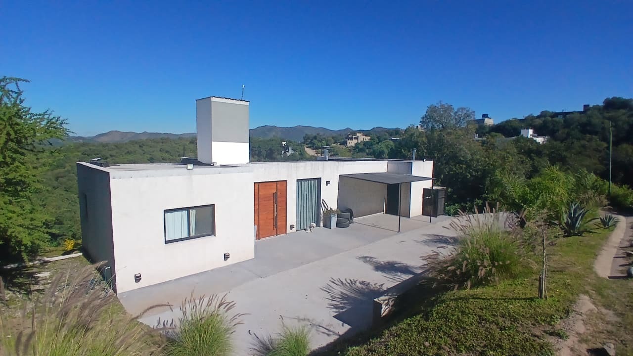 Casa en Venta - 3 Dormitorios - Apto Credito Nacion - Sierra Nueva, Mendiolaza