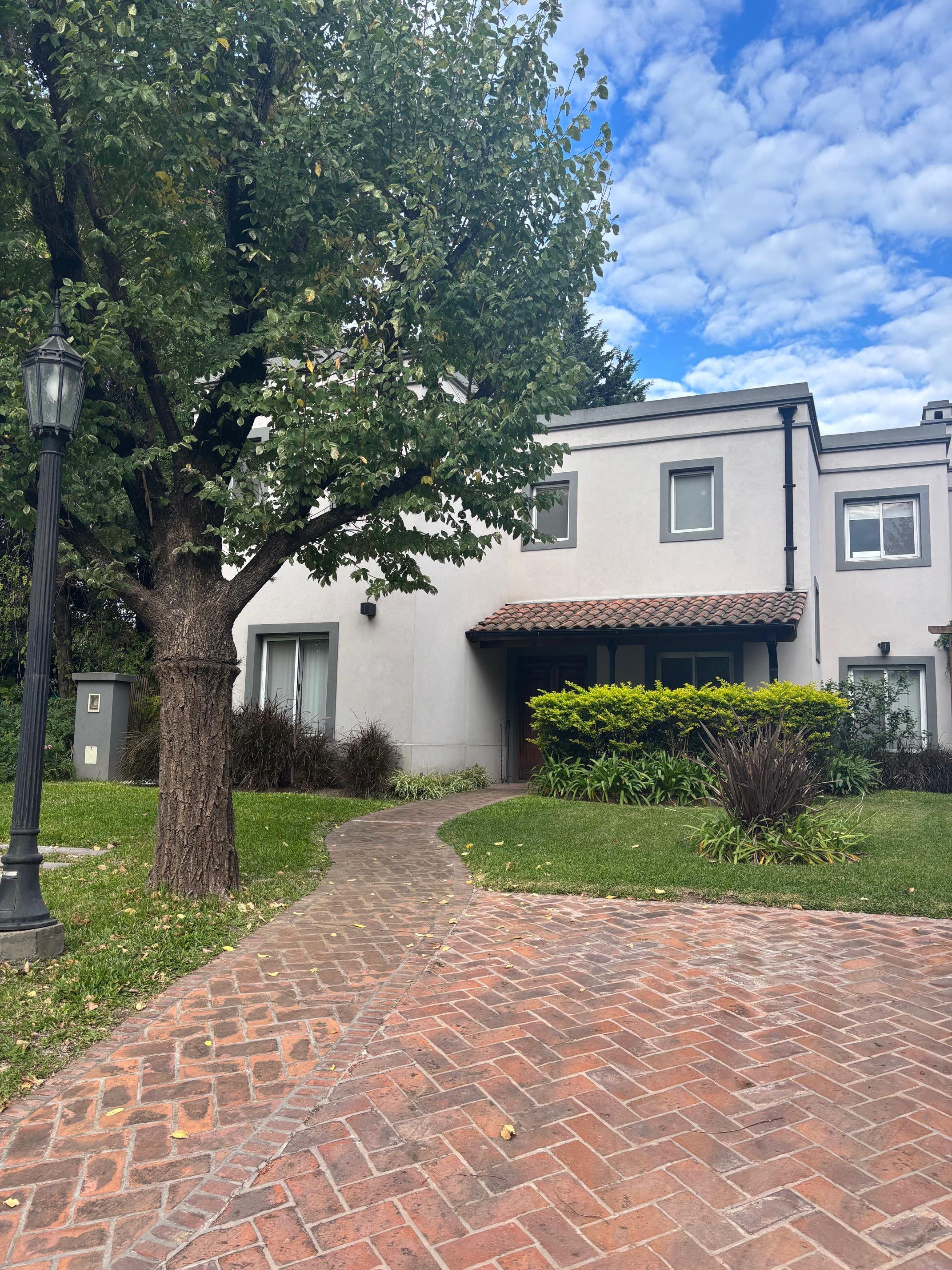 Casa en alquiler · Santa María de los Olivos, Malvinas Argentinas, GBA Norte, Provincia de Buenos Aires