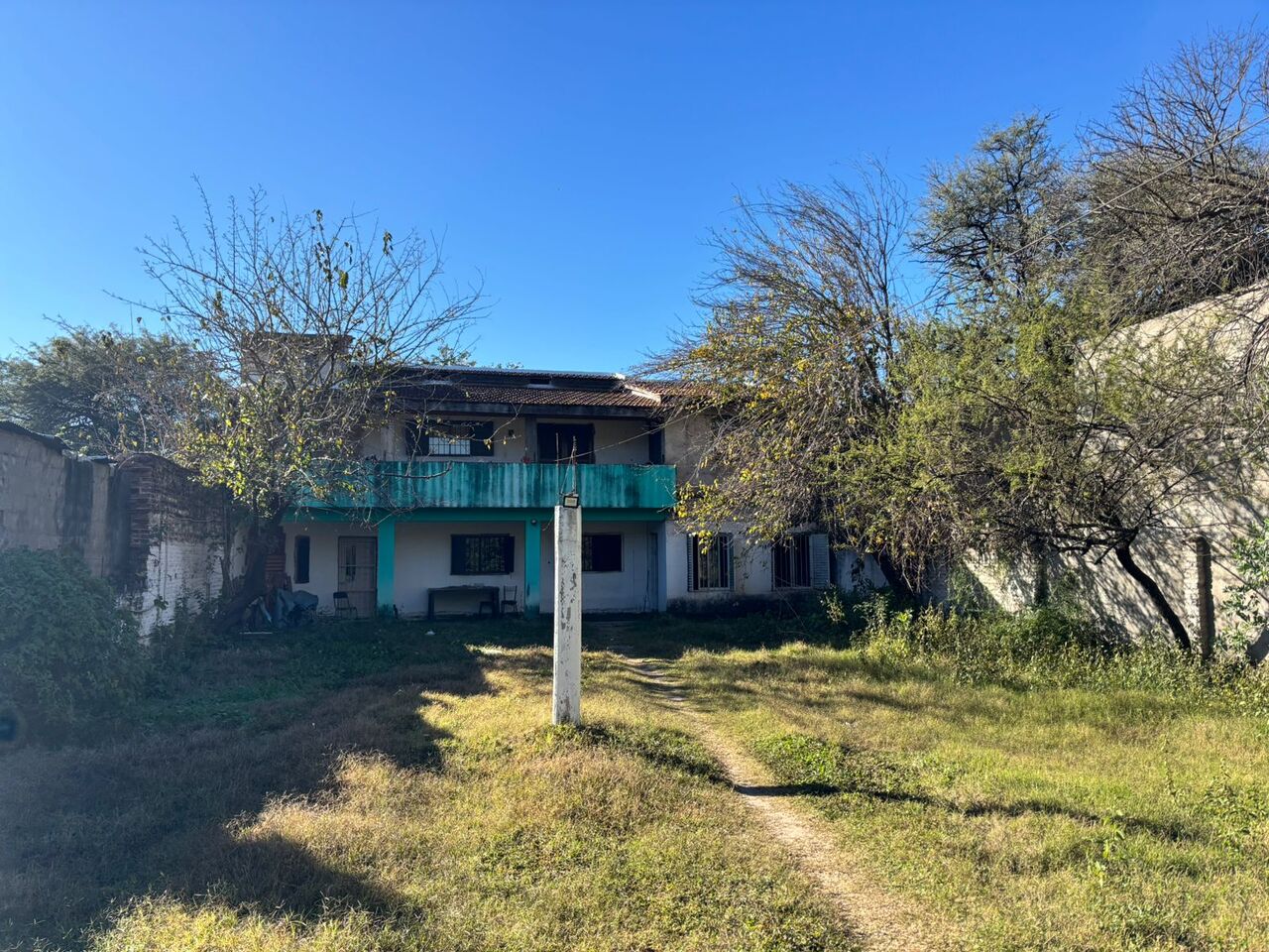 Oportunidad en Villa Rivera Indarte – Casa para Flipping(reciclar) con gran Parque