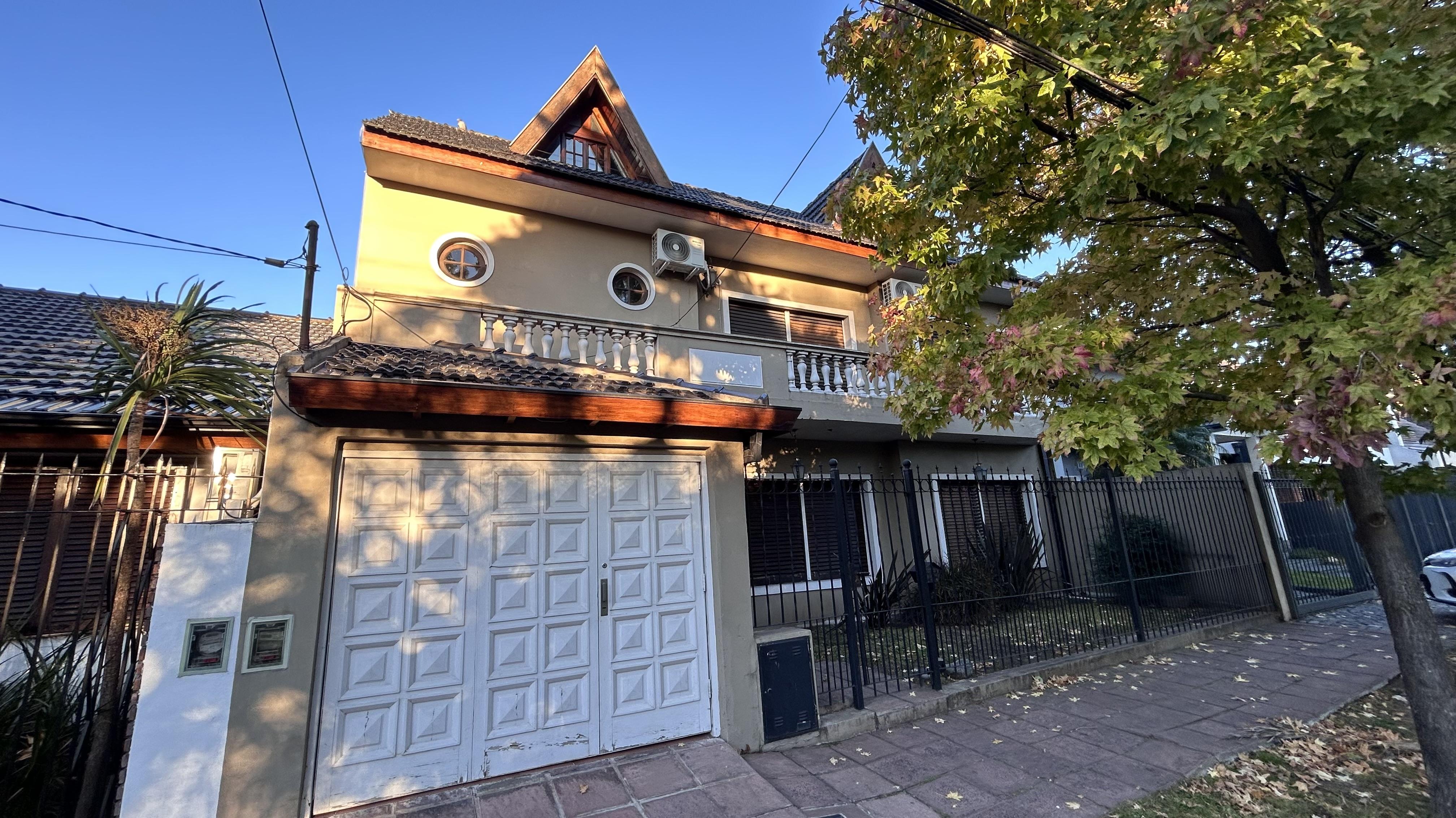 Casa en venta · Castelar, Morón, GBA Oeste, Provincia de Buenos Aires