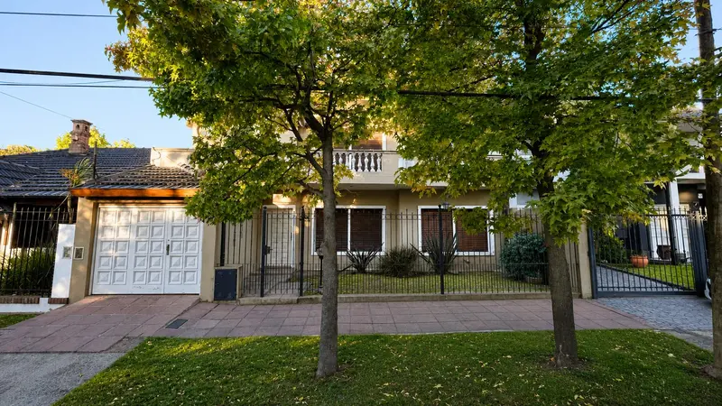 Casa en venta · Castelar, Morón, GBA Oeste, Provincia de Buenos Aires Casa en venta · Castelar, Morón, GBA Oeste, Provincia de Buenos Aires