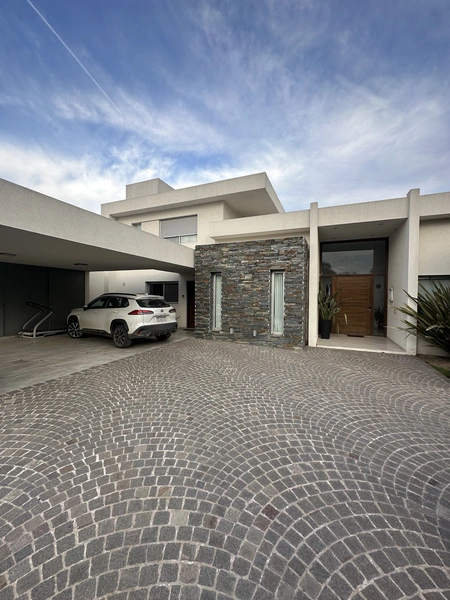 Casa en venta · Altos del Chateau, Córdoba Capital, Córdoba