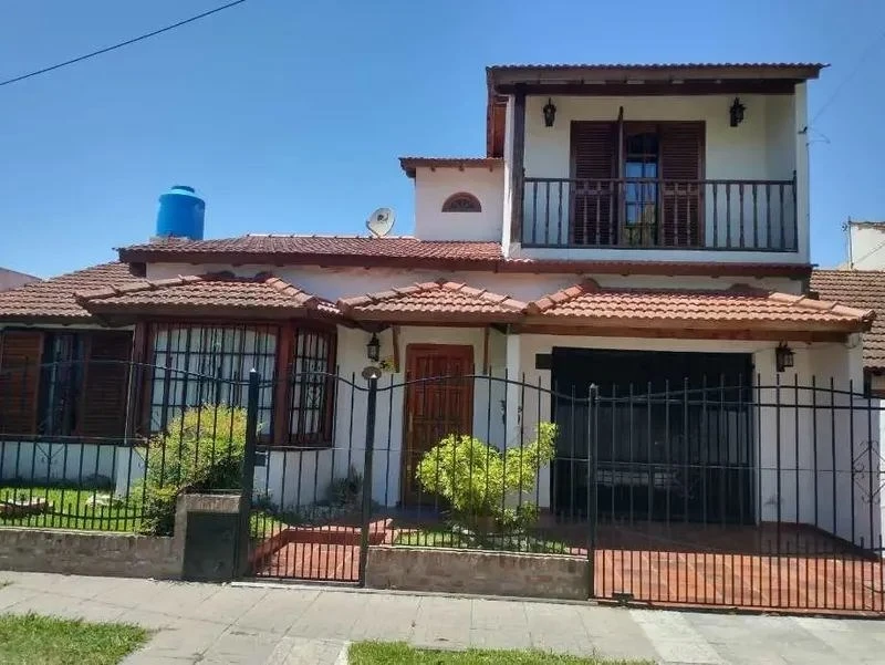 Casa en venta · Castelar, Morón, GBA Oeste, Provincia de Buenos Aires