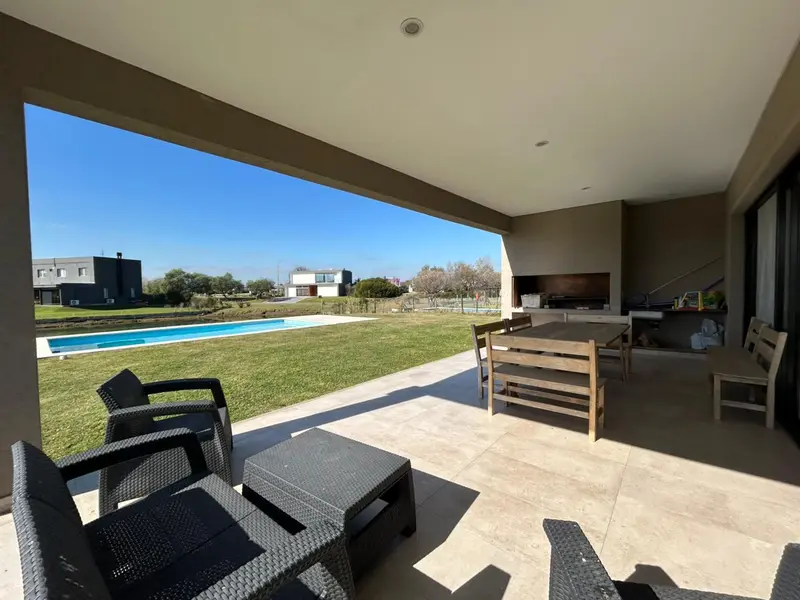 Casa en venta · El Cantón, Escobar, GBA Norte, Provincia de Buenos Aires Casa en venta · El Cantón, Escobar, GBA Norte, Provincia de Buenos Aires