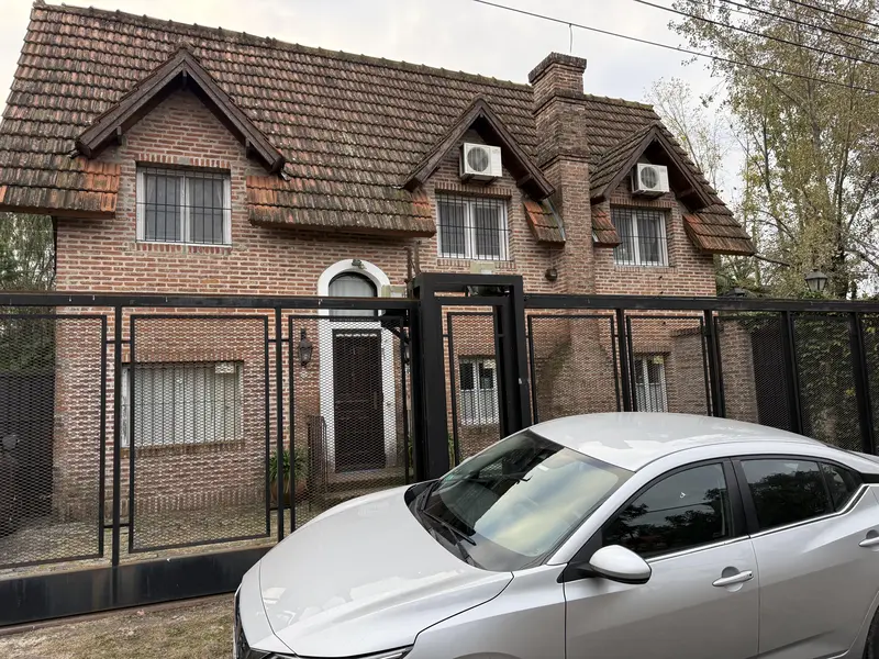 Casa en venta · San Isidro, GBA Norte, Provincia de Buenos Aires Casa en venta · San Isidro, GBA Norte, Provincia de Buenos Aires