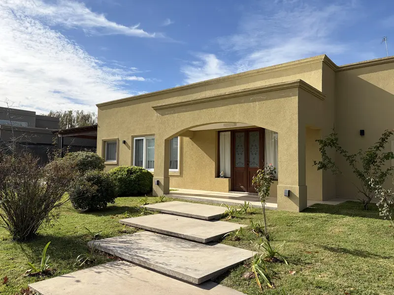 Casa en venta · Altos de Manzanares Country Club, Pilar, GBA Norte, Provincia de Buenos Aires