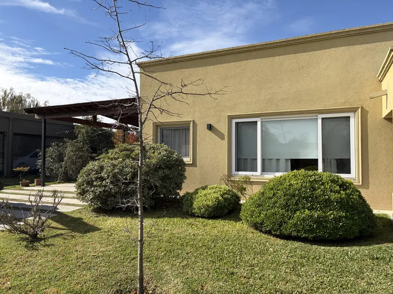 Casa en venta · Altos de Manzanares Country Club, Pilar, GBA Norte, Provincia de Buenos Aires