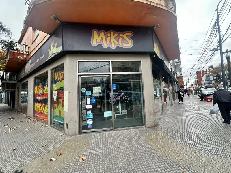 Comercio en alquiler · Caseros, Tres de Febrero, GBA Oeste, Provincia de Buenos Aires