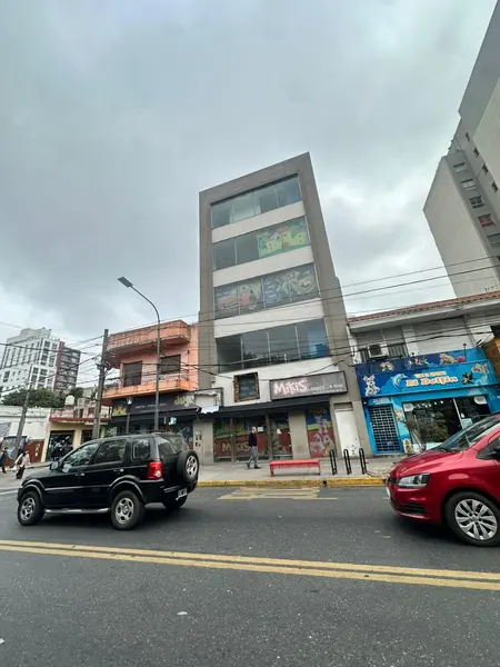 Comercio en alquiler · Caseros, Tres de Febrero, GBA Oeste, Provincia de Buenos Aires