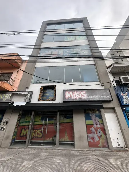 Comercio en alquiler · Caseros, Tres de Febrero, GBA Oeste, Provincia de Buenos Aires