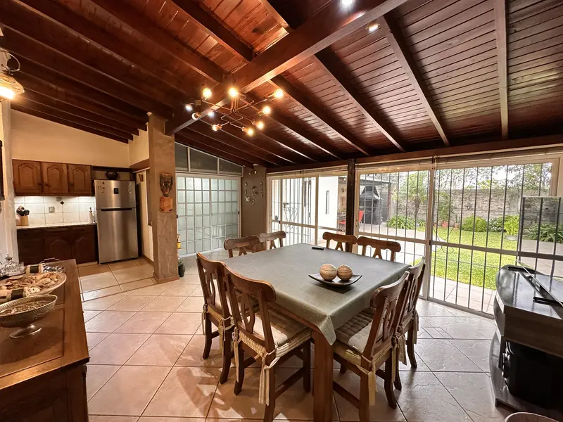 Casa en venta · Castelar, Morón, GBA Oeste, Provincia de Buenos Aires