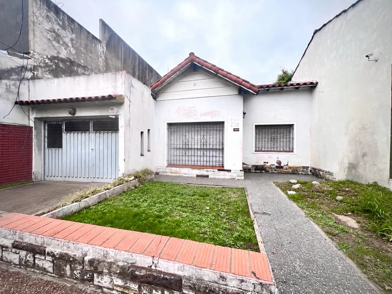 Casa en venta · Castelar, Morón, GBA Oeste, Provincia de Buenos Aires Casa en venta · Castelar, Morón, GBA Oeste, Provincia de Buenos Aires