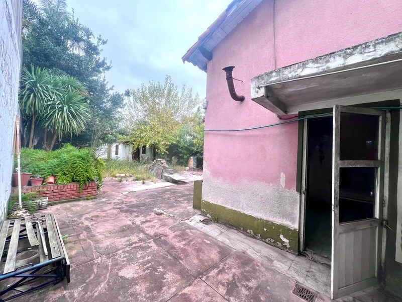 Casa en venta · Castelar, Morón, GBA Oeste, Provincia de Buenos Aires Casa en venta · Castelar, Morón, GBA Oeste, Provincia de Buenos Aires