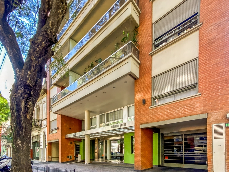 Exterior 1.jpg