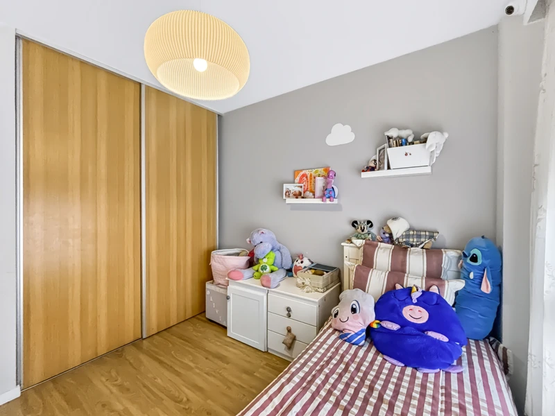 NUEVA-Sec Bedroom 2-2 (1).jpg