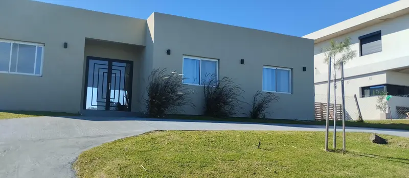 Casa en venta · Escobar, GBA Norte, Provincia de Buenos Aires Casa en venta · Escobar, GBA Norte, Provincia de Buenos Aires