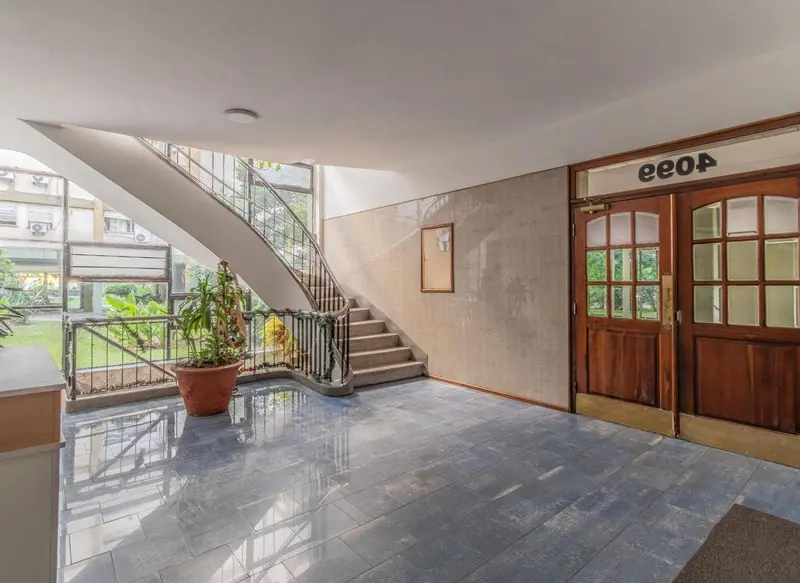 2029048148_balcony.jpg