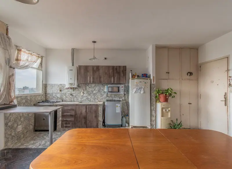 2029048128_kitchen.jpg