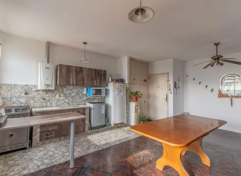 2029048144_kitchen.jpg
