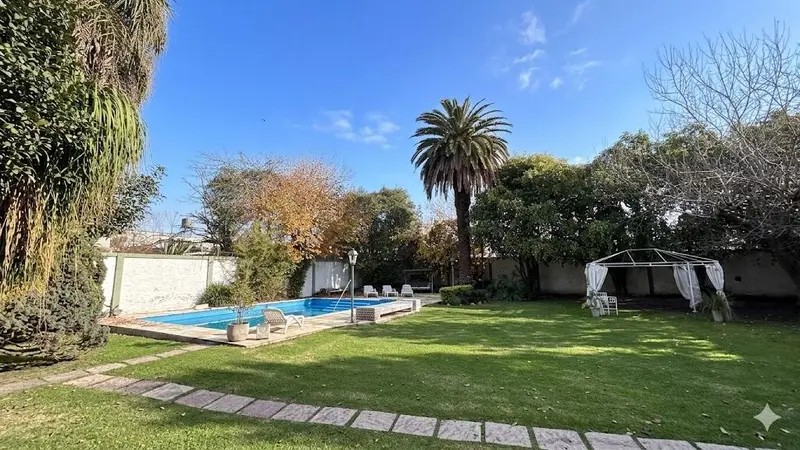 Casa en venta · Castelar, Morón, GBA Oeste, Provincia de Buenos Aires Casa en venta · Castelar, Morón, GBA Oeste, Provincia de Buenos Aires