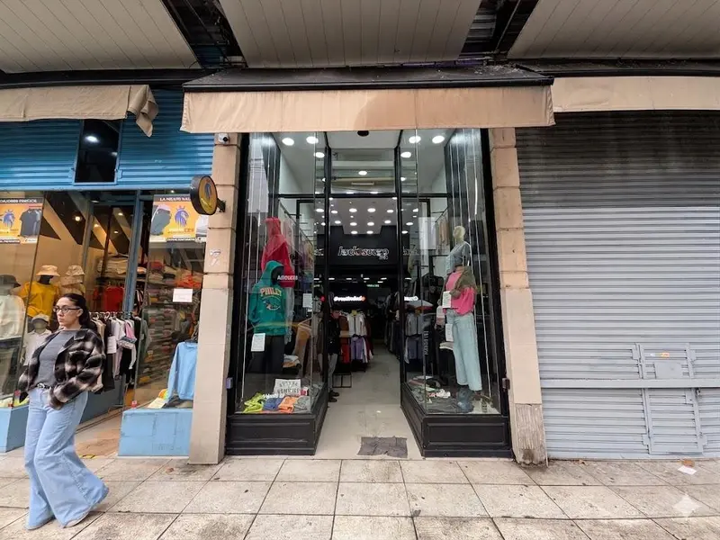 Comercio en venta · Flores, CABA Comercio en venta · Flores, CABA