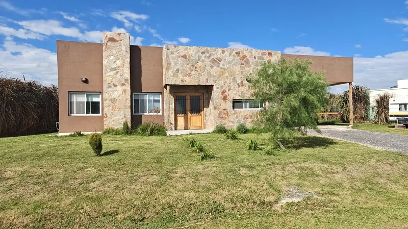 Casa en venta · Medal Country Club, Pilar, GBA Norte, Provincia de Buenos Aires Casa en venta · Medal Country Club, Pilar, GBA Norte, Provincia de Buenos Aires