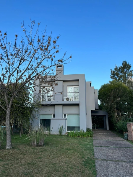 Casa en alquiler · Pacheco, GBA Norte, Provincia de Buenos Aires Casa en alquiler · Pacheco, GBA Norte, Provincia de Buenos Aires