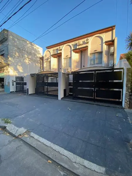 Casa en alquiler · Villa Sarmiento, Morón, GBA Oeste, Provincia de Buenos Aires