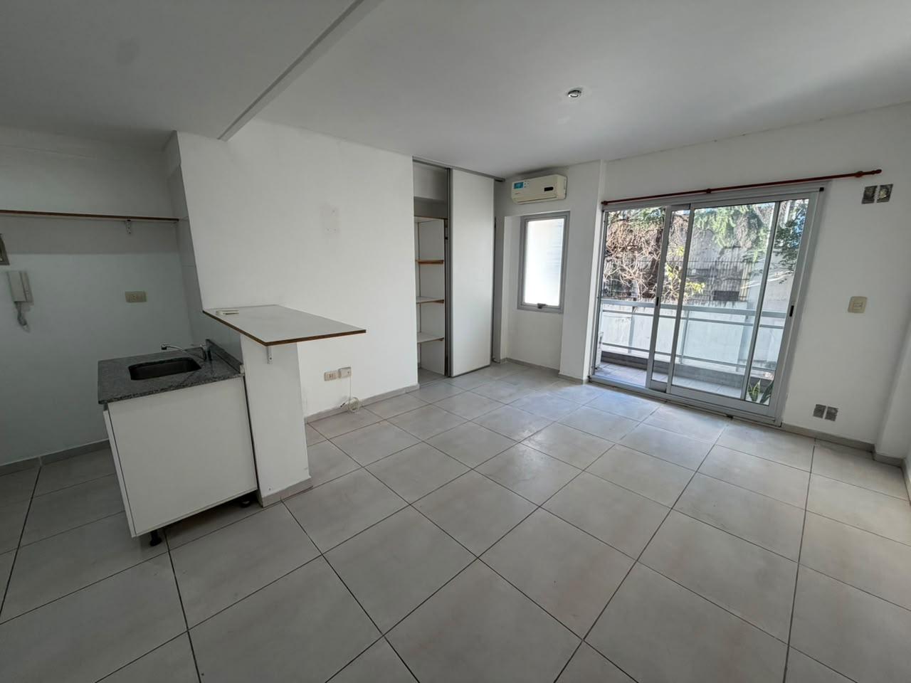Departamento en alquiler · Flores, CABA