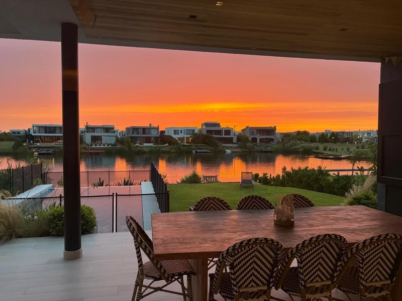 Casa en venta · Los Castaños, Nordelta, Tigre, GBA Norte, Provincia de Buenos Aires Casa en venta · Los Castaños, Nordelta, Tigre, GBA Norte, Provincia de Buenos Aires