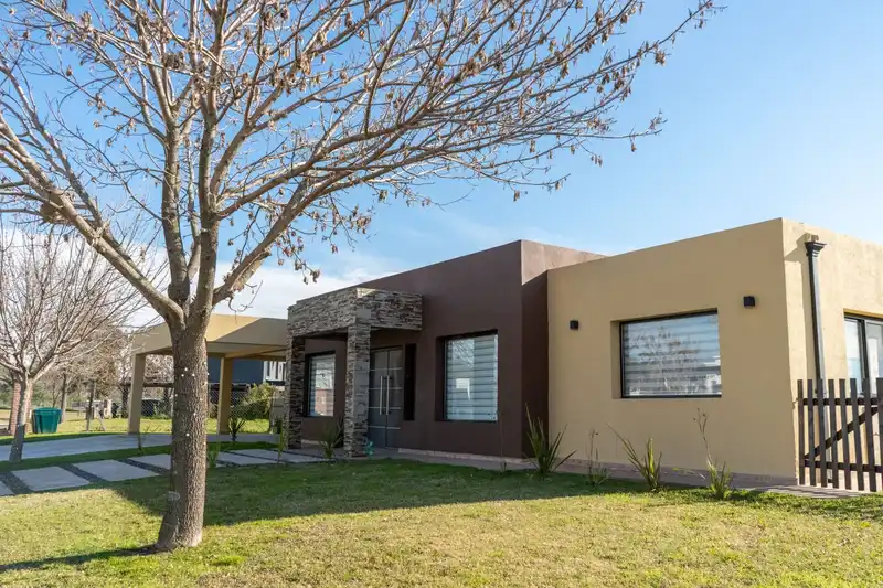 Casa en venta · San Sebastián, Escobar, GBA Norte, Provincia de Buenos Aires Casa en venta · San Sebastián, Escobar, GBA Norte, Provincia de Buenos Aires