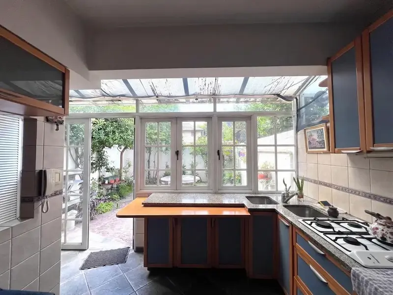 FOTO COCINA DE FRENTE.webp