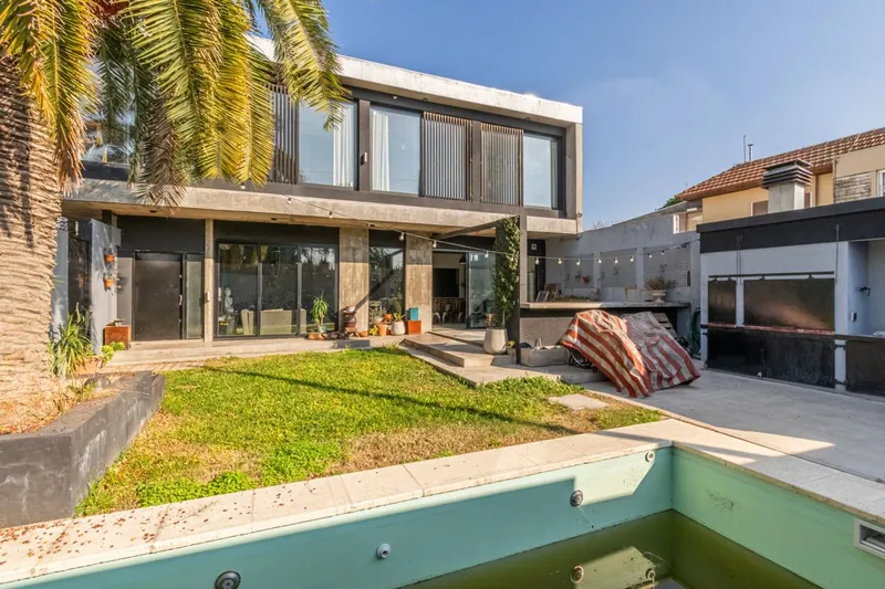 Casa en venta · Castelar, Morón, GBA Oeste, Provincia de Buenos Aires Casa en venta · Castelar, Morón, GBA Oeste, Provincia de Buenos Aires