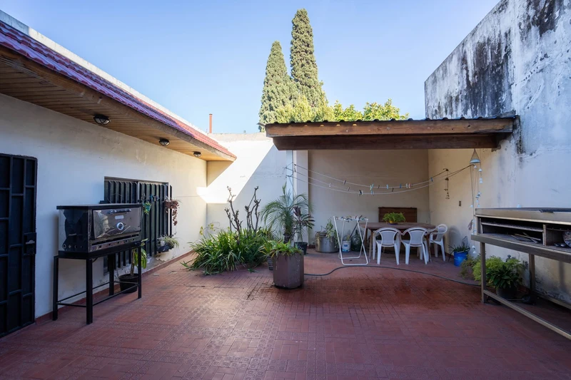 Casa en venta · Caseros, Tres de Febrero, GBA Oeste, Provincia de Buenos Aires Casa en venta · Caseros, Tres de Febrero, GBA Oeste, Provincia de Buenos Aires