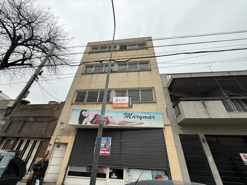 Comercio en alquiler · Flores, CABA