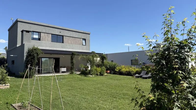 Casa en venta · Santa Elisa, Pilar Del Este, Pilar, GBA Norte, Provincia de Buenos Aires Casa en venta · Santa Elisa, Pilar Del Este, Pilar, GBA Norte, Provincia de Buenos Aires