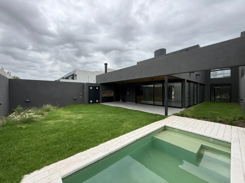 Casa en venta · La Luisita, Córdoba Capital, Córdoba Casa en venta · La Luisita, Córdoba Capital, Córdoba