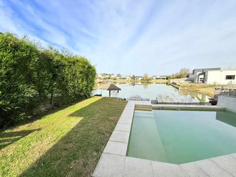 Casa en venta · Santa Isabel, Escobar, GBA Norte, Provincia de Buenos Aires Casa en venta · Santa Isabel, Escobar, GBA Norte, Provincia de Buenos Aires