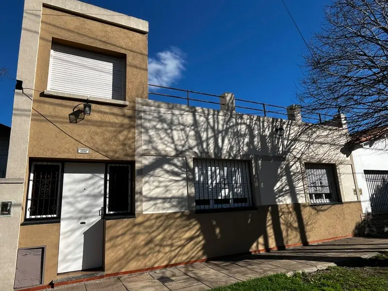 Casa en venta · Castelar, Morón, GBA Oeste, Provincia de Buenos Aires