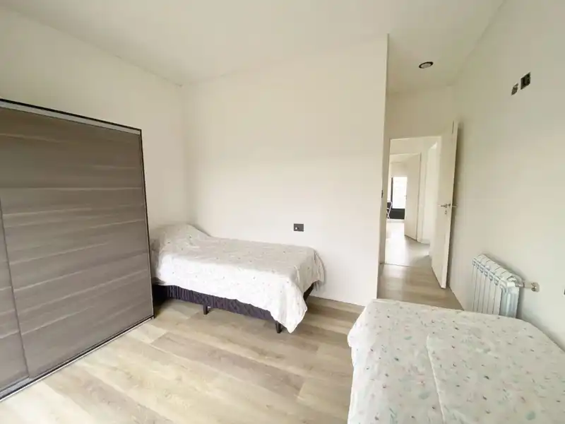 258343.jpg