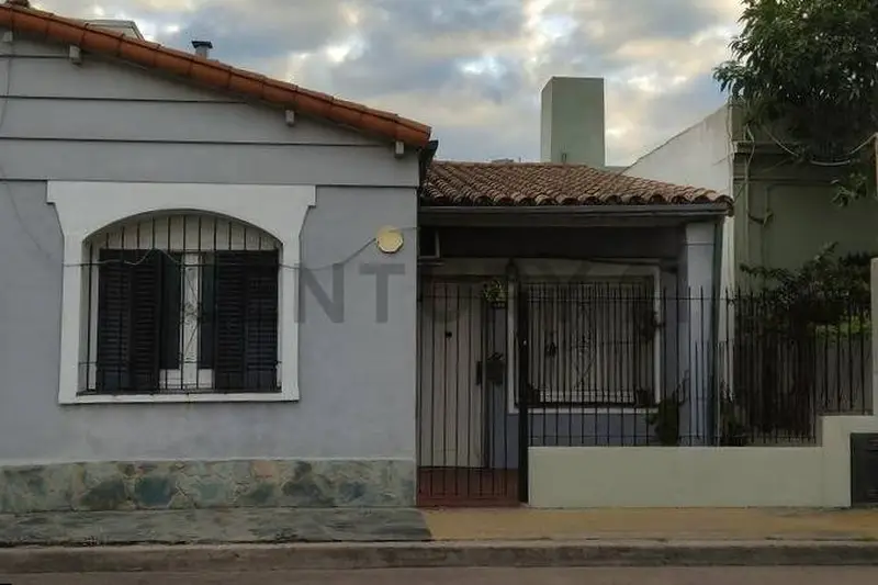 Casa en venta · Adrogué, Almirante Brown, GBA Sur, Provincia de Buenos Aires
