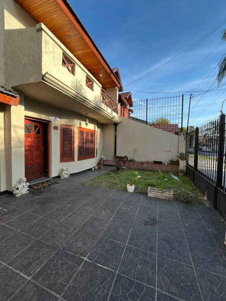 Casa en venta · Villa Luzuriaga, La Matanza, GBA Oeste, Provincia de Buenos Aires Casa en venta · Villa Luzuriaga, La Matanza, GBA Oeste, Provincia de Buenos Aires