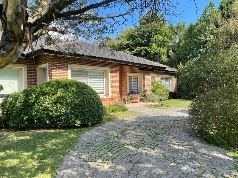 Casa en venta · Altos de Manzanares Country Club, Pilar, GBA Norte, Provincia de Buenos Aires
