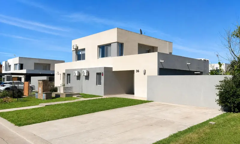 Casa en venta · Casas del Este, Pilar Del Este, Pilar, GBA Norte, Provincia de Buenos Aires Casa en venta · Casas del Este, Pilar Del Este, Pilar, GBA Norte, Provincia de Buenos Aires