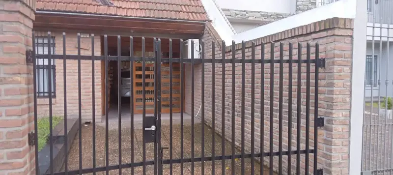 Casa en venta · Villa Luzuriaga, La Matanza, GBA Oeste, Provincia de Buenos Aires Casa en venta · Villa Luzuriaga, La Matanza, GBA Oeste, Provincia de Buenos Aires