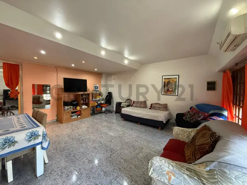 Casa en venta · Lanús Oeste, Lanús, Lanús, GBA Sur, Provincia de Buenos Aires Casa en venta · Lanús Oeste, Lanús, Lanús, GBA Sur, Provincia de Buenos Aires