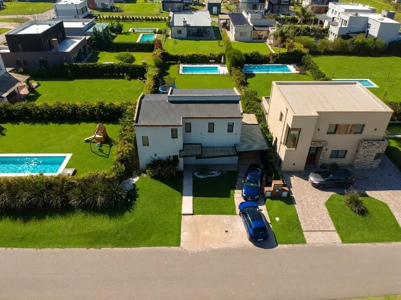 Casa en venta · Barrio El Aljibe, Manzanares, Pilar, GBA Norte, Provincia de Buenos Aires Casa en venta · Barrio El Aljibe, Manzanares, Pilar, GBA Norte, Provincia de Buenos Aires