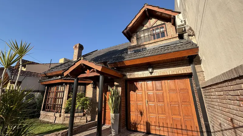 Casa en venta · Castelar, Morón, GBA Oeste, Provincia de Buenos Aires