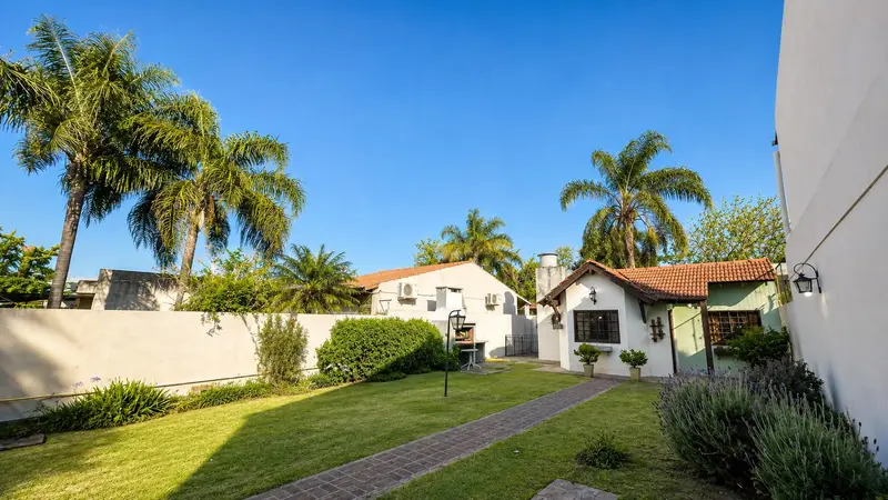 Casa en alquiler · Castelar, Morón, GBA Oeste, Provincia de Buenos Aires