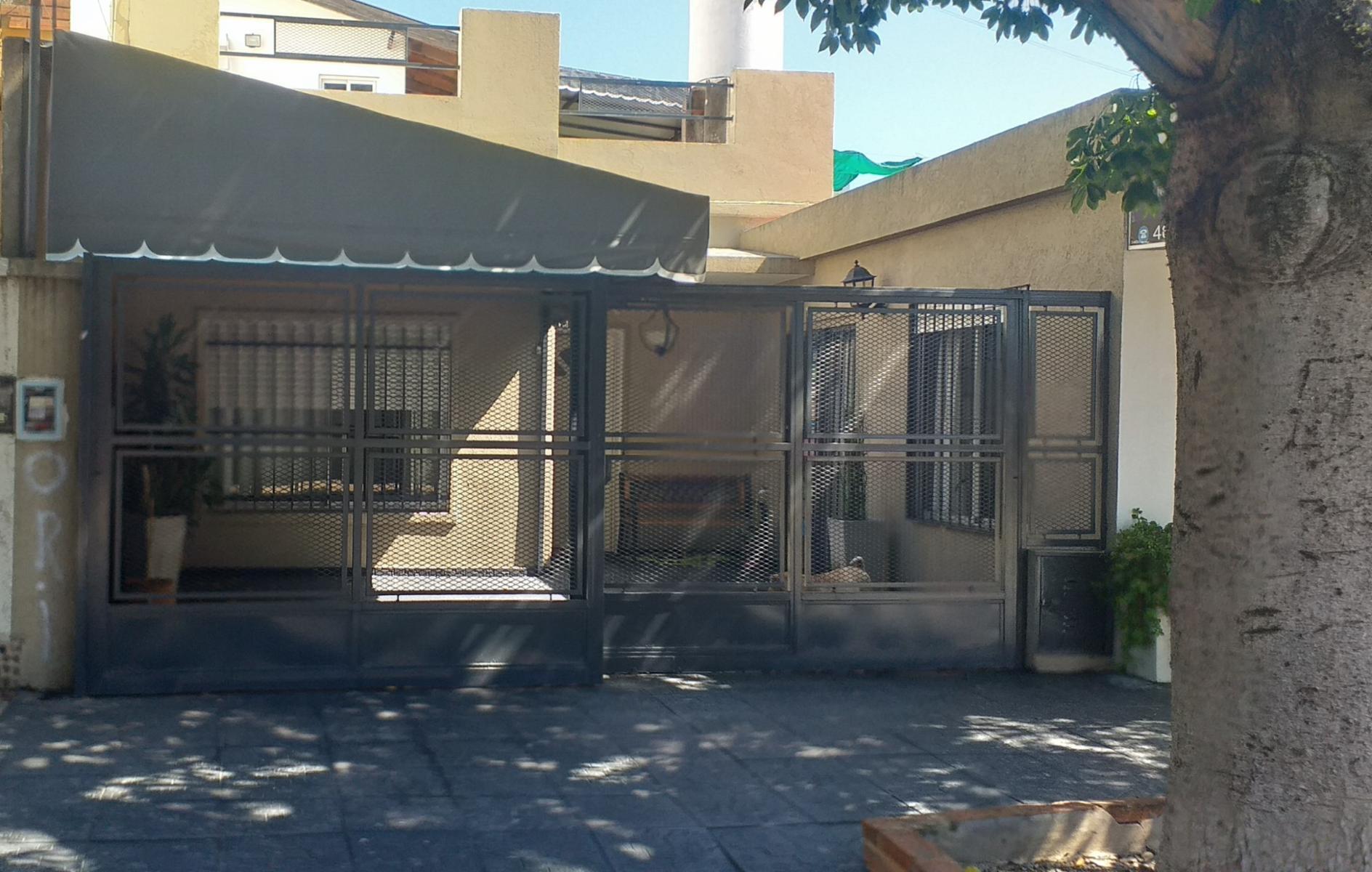 Casa en venta · Villa Luzuriaga, La Matanza, GBA Oeste, Provincia de Buenos Aires Casa en venta · Villa Luzuriaga, La Matanza, GBA Oeste, Provincia de Buenos Aires